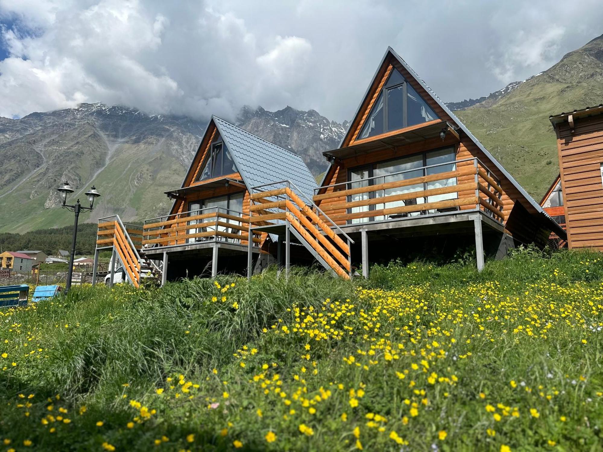 T&T cottage Kazbegi Exteriör bild