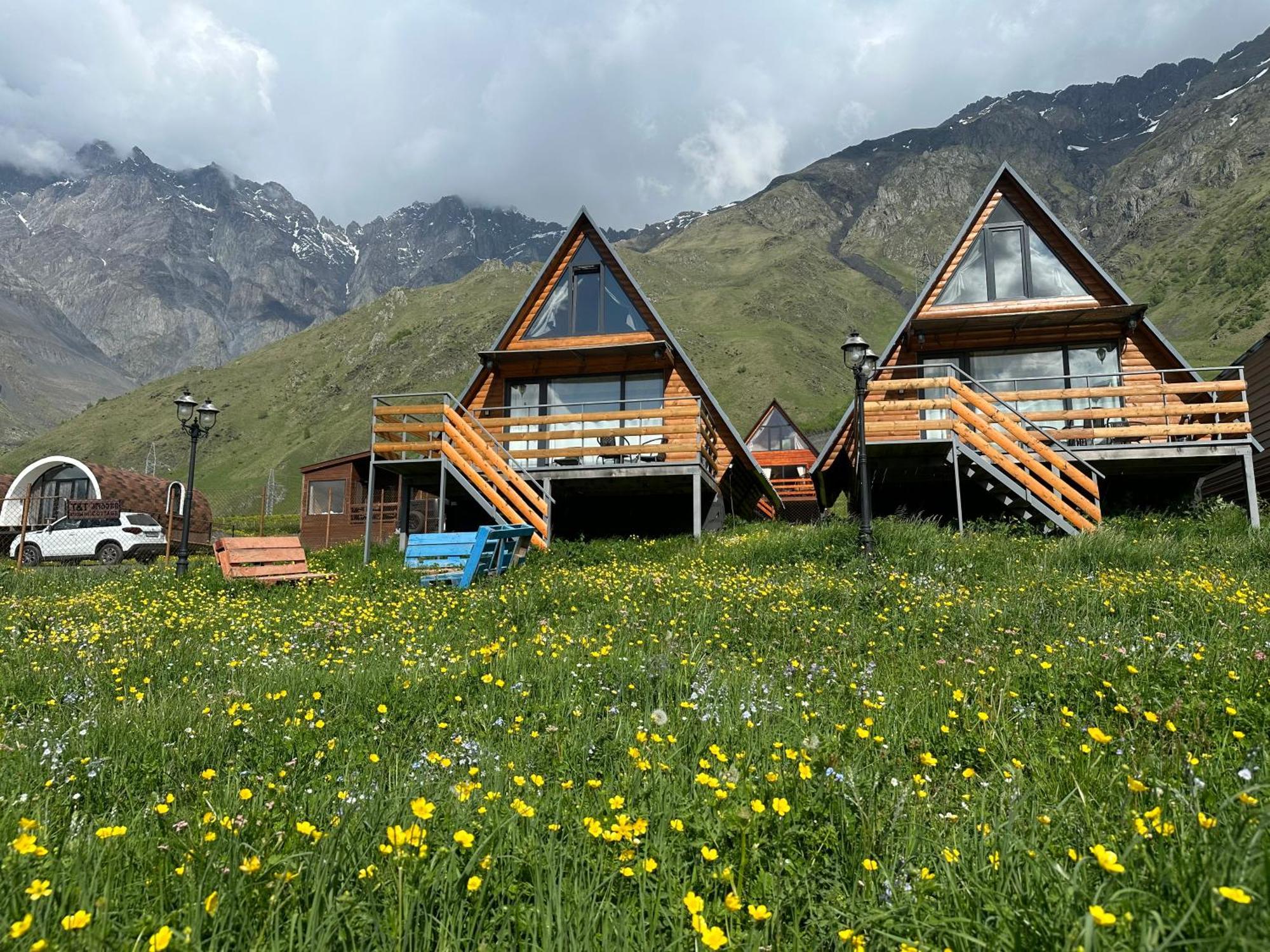 T&T cottage Kazbegi Exteriör bild